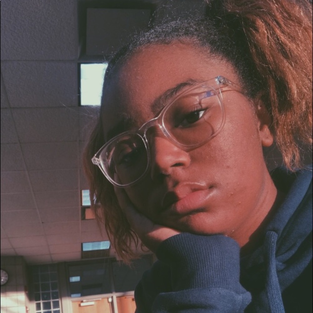 Meet your Posher, Marina